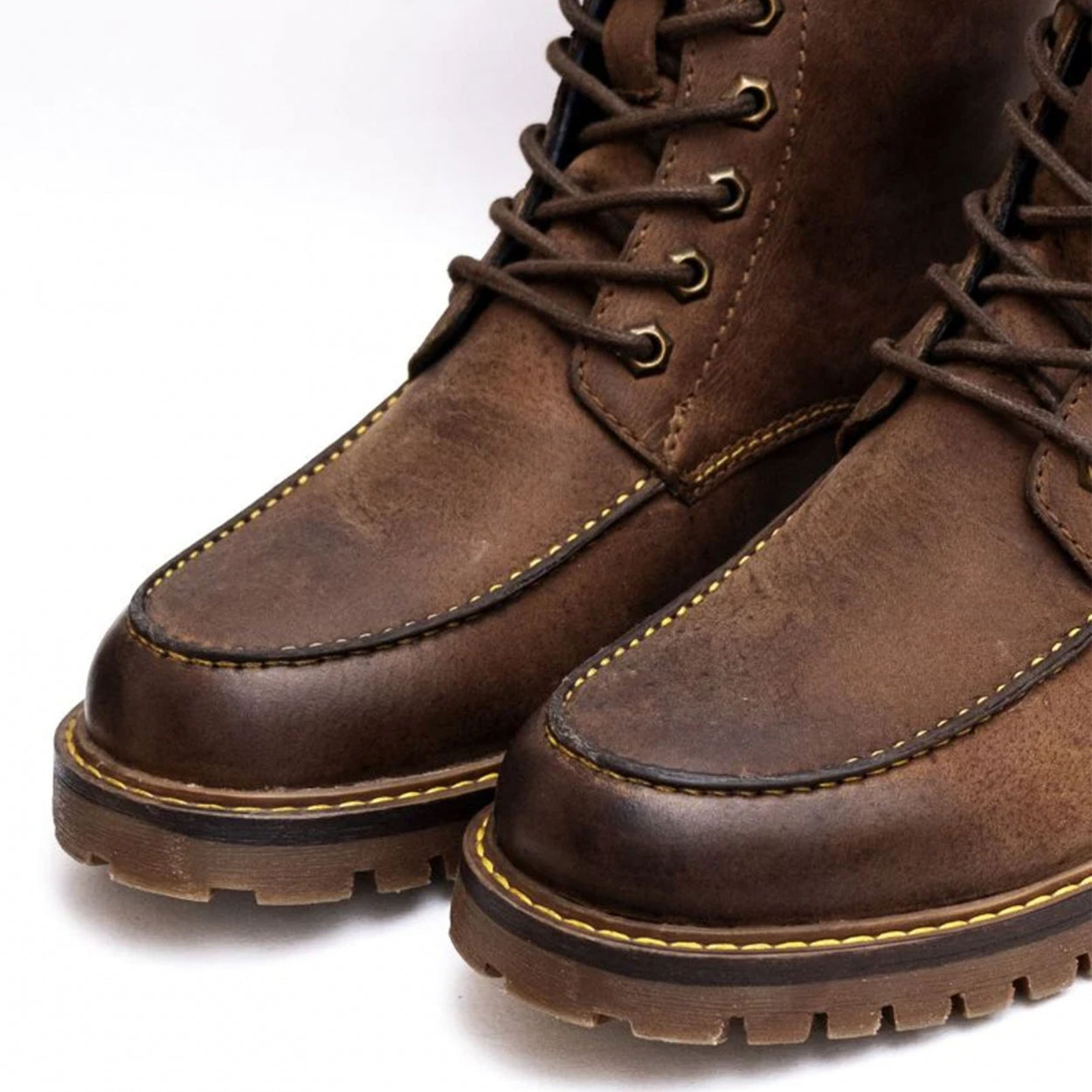 Boots Moc-Toe Tobacco Brown